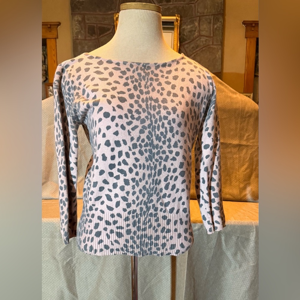Context Pink and Gray Leopard Print Sweatshirt